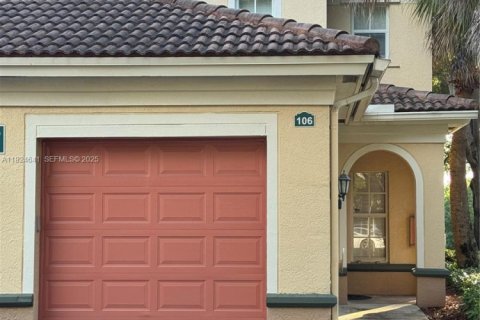 Townhouse in Miramar, Florida 2 bedrooms, 100.33 sq.m. № 2035232