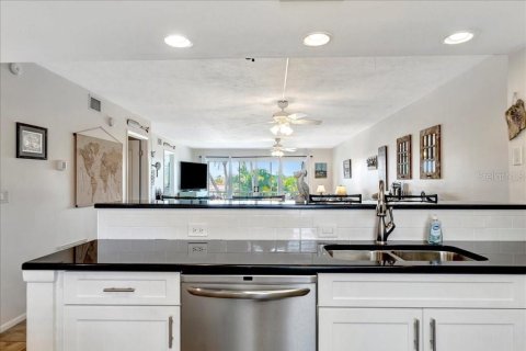 Condominio en alquiler en Bradenton, Florida, 2 dormitorios, 128.95 m2 № 1386505 - foto 10