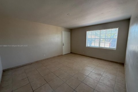 Casa en alquiler en Riviera Beach, Florida, 2 dormitorios, 78.97 m2 № 1979325 - foto 3