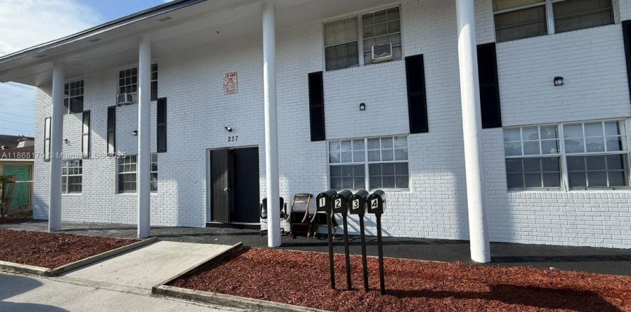 Casa en Riviera Beach, Florida 2 dormitorios, 78.97 m2 № 1979325