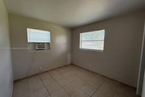 Casa en alquiler en Riviera Beach, Florida, 2 dormitorios, 78.97 m2 № 1979325 - foto 7