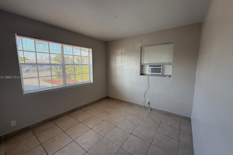 Casa en alquiler en Riviera Beach, Florida, 2 dormitorios, 78.97 m2 № 1979325 - foto 11