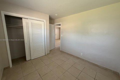 Casa en alquiler en Riviera Beach, Florida, 2 dormitorios, 78.97 m2 № 1979325 - foto 8