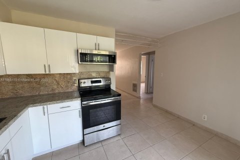 Casa en alquiler en Riviera Beach, Florida, 2 dormitorios, 78.97 m2 № 1979325 - foto 6