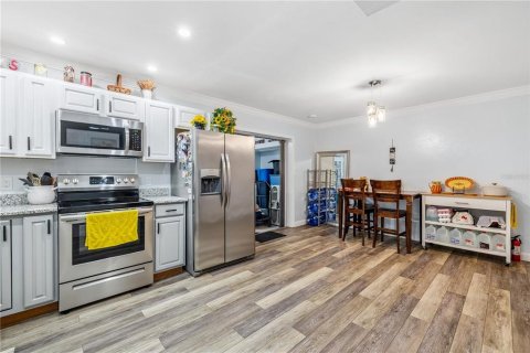 Condo in Gainesville, Florida, 3 bedrooms  № 1815873 - photo 13