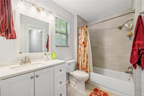 Condo in Gainesville, Florida, 3 bedrooms  № 1815873 - photo 19
