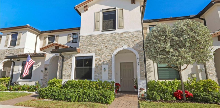 Touwnhouse à Miami, Floride 3 chambres, 147.44 m2 № 1999343