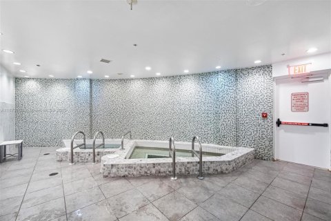 Appartement à louer à Miami, Floride: 1 chambre, 90.86 m2 № 1926758 - photo 30