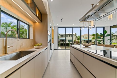 Casa en venta en Wilton Manors, Florida, 5 dormitorios, 438.31 m2 № 1831061 - foto 16