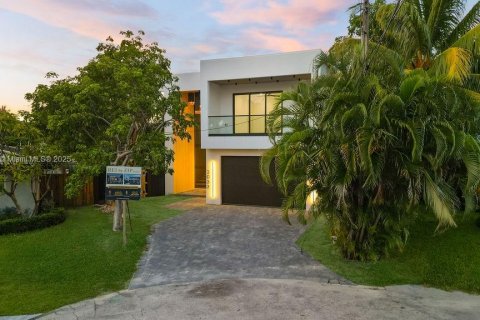 Casa en venta en Wilton Manors, Florida, 5 dormitorios, 438.31 m2 № 1831061 - foto 3