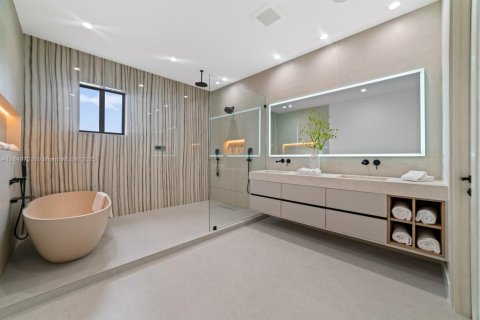 Casa en venta en Wilton Manors, Florida, 5 dormitorios, 438.31 m2 № 1831061 - foto 28