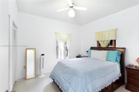 House in Homestead, Florida 3 bedrooms, 115.2 sq.m. № 2248888 - photo 6