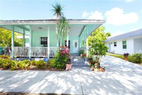 Casa en Homestead, Florida 3 dormitorios, 115.2 m2 № 2248888