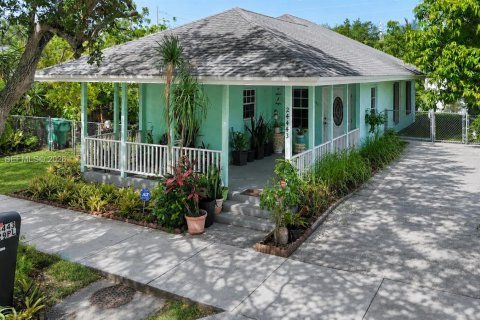House in Homestead, Florida 3 bedrooms, 115.2 sq.m. № 2248888 - photo 20