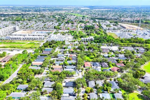 House in Homestead, Florida 3 bedrooms, 115.2 sq.m. № 2248888 - photo 17