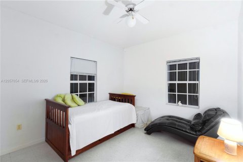House in Homestead, Florida 3 bedrooms, 115.2 sq.m. № 2248888 - photo 10