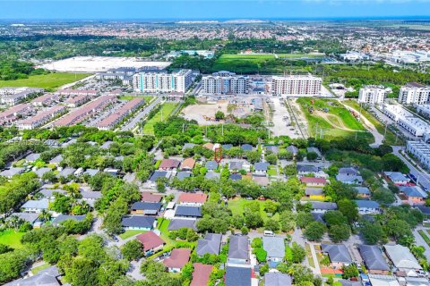 House in Homestead, Florida 3 bedrooms, 115.2 sq.m. № 2248888 - photo 16