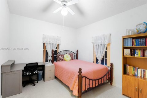House in Homestead, Florida 3 bedrooms, 115.2 sq.m. № 2248888 - photo 8