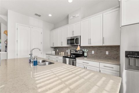 Townhouse in Oviedo, Florida 3 bedrooms, 169.08 sq.m. № 1613654 - photo 19