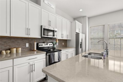 Townhouse in Oviedo, Florida 3 bedrooms, 169.08 sq.m. № 1613654 - photo 16