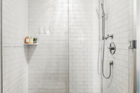 Condo in Miami Beach, Florida, 1 bedroom № 2031121 - photo 28