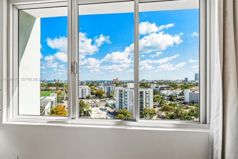 Condo in Miami Beach, Florida, 1 bedroom № 2031121 - photo 22