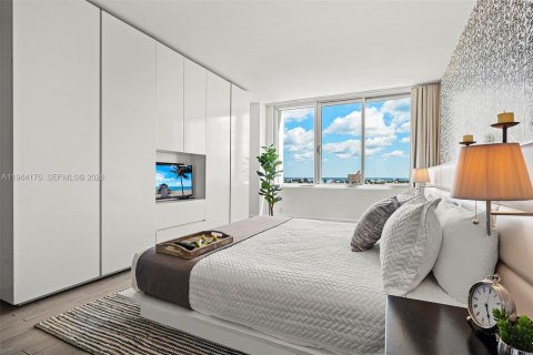 Condo in Miami Beach, Florida, 1 bedroom № 2031121 - photo 20