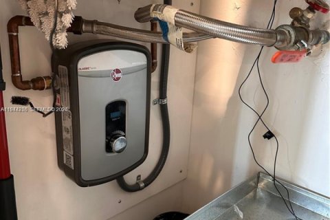 Condominio en venta en Miami, Florida, 2 dormitorios, 99.87 m2 № 2000699 - foto 20