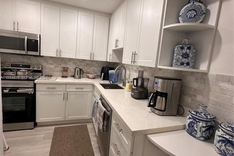 Condominio en venta en Miami, Florida, 2 dormitorios, 99.87 m2 № 2000699 - foto 11