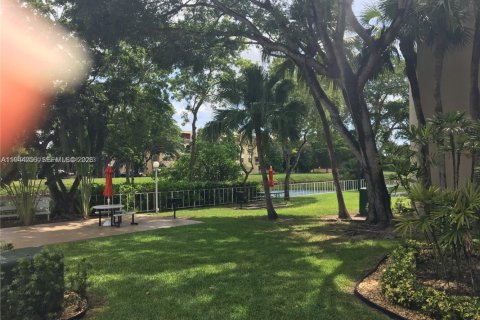 Condominio en venta en Miami, Florida, 2 dormitorios, 99.87 m2 № 2000699 - foto 26