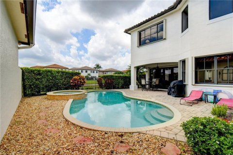 House in Boynton Beach, Florida 4 bedrooms, 300.82 sq.m. № 1216113 - photo 1