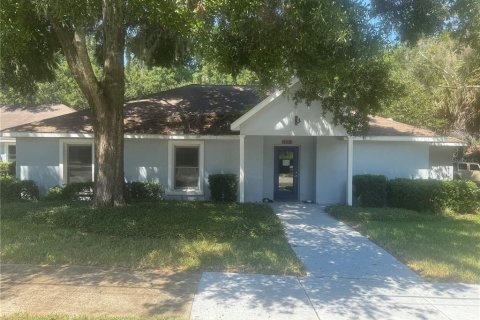 Propiedad comercial en alquiler en Ocala, Florida, 567.08 m2 № 1916888 - foto 1