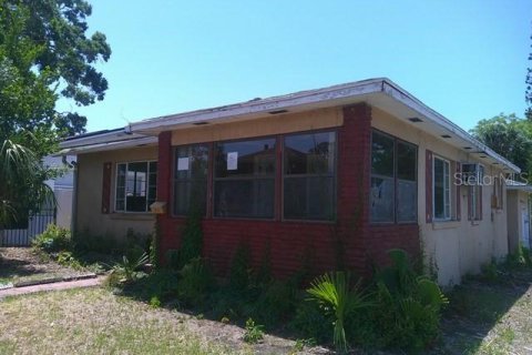 House in Saint Petersburg, Florida 2 bedrooms, 108.14 sq.m. № 2267398