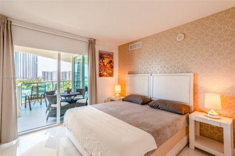 Condo in Sunny Isles Beach, Florida, 3 bedrooms  № 1942554 - photo 13