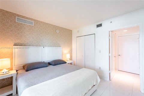 Condo in Sunny Isles Beach, Florida, 3 bedrooms  № 1942554 - photo 7