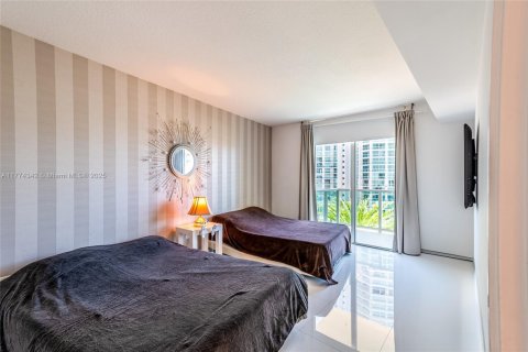 Condo in Sunny Isles Beach, Florida, 3 bedrooms  № 1942554 - photo 12