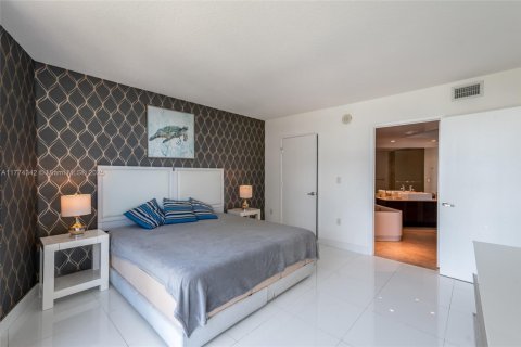 Condo in Sunny Isles Beach, Florida, 3 bedrooms  № 1942554 - photo 9