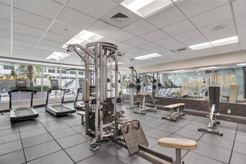 Condo in Miami, Florida, 2 bedrooms № 2076521 - photo 13