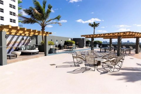 Condo in Miami, Florida, 2 bedrooms № 2076521 - photo 20
