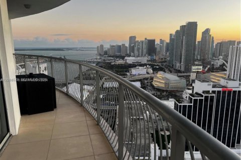Condo in Miami, Florida, 2 bedrooms  № 2076521