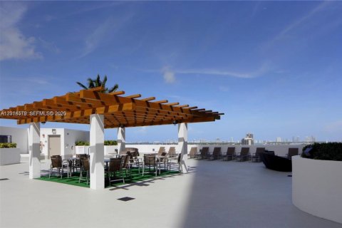 Condo in Miami, Florida, 2 bedrooms № 2076521 - photo 21