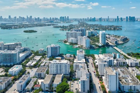 Copropriété à vendre à Miami Beach, Floride: 2 chambres, 80.82 m2 № 1979267 - photo 21