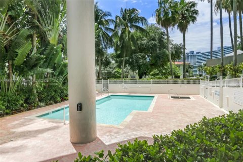 Copropriété à vendre à Miami Beach, Floride: 2 chambres, 80.82 m2 № 1979267 - photo 28