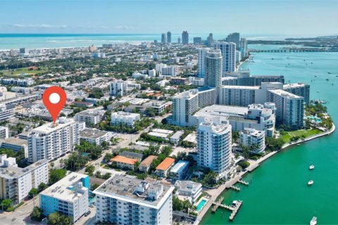 Copropriété à vendre à Miami Beach, Floride: 2 chambres, 80.82 m2 № 1979267 - photo 20