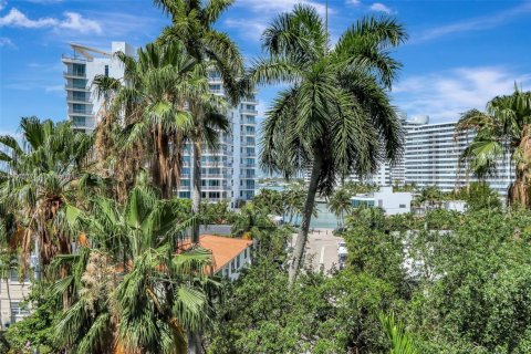 Copropriété à vendre à Miami Beach, Floride: 2 chambres, 80.82 m2 № 1979267 - photo 2