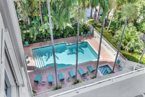 Copropriété à vendre à Miami Beach, Floride: 2 chambres, 80.82 m2 № 1979267 - photo 4