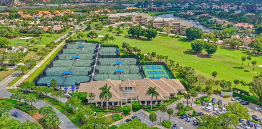 Condominio en Jupiter, Florida, 2 dormitorios № 1160408