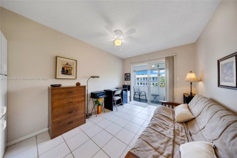 Condominio en venta en Miami, Florida, 2 dormitorios, 80.82 m2 № 1957556 - foto 15