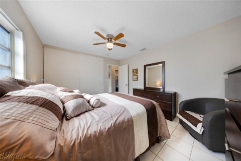 Condominio en venta en Miami, Florida, 2 dormitorios, 80.82 m2 № 1957556 - foto 13