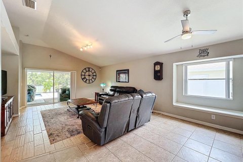 House in Spring Hill, Florida 4 bedrooms, 202.99 sq.m. № 1850021 - photo 29